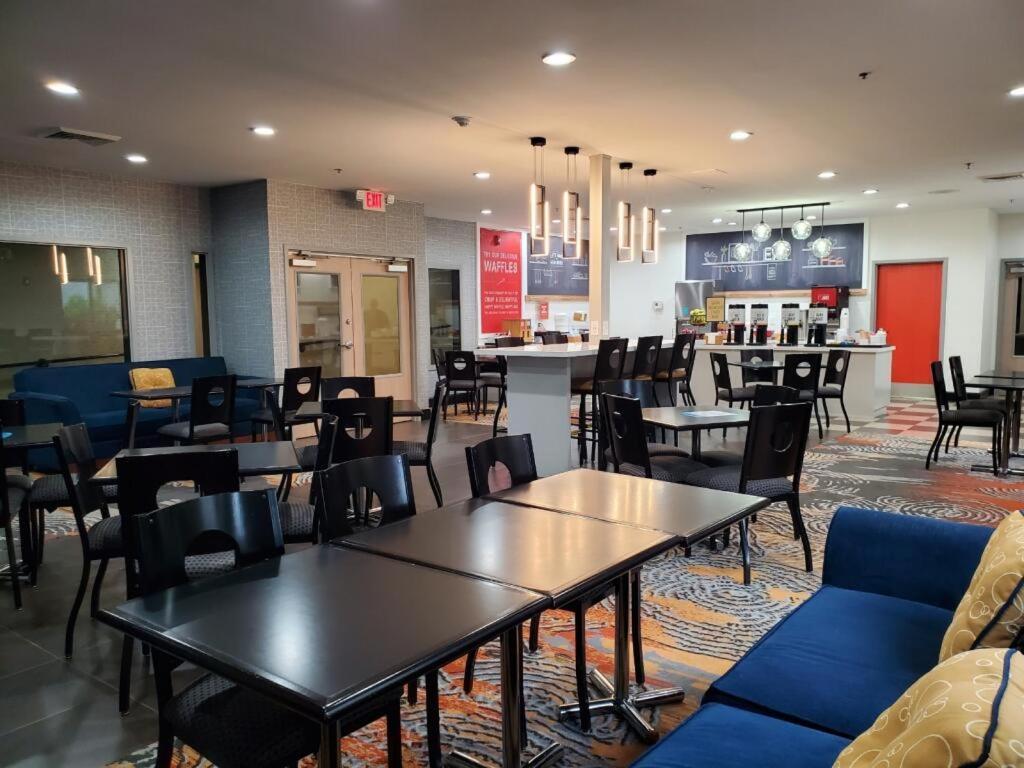 Hampton Inn Olathe Εξωτερικό φωτογραφία